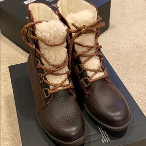 Sorel Phoenix Short Lace Waterproof Lamb Boots